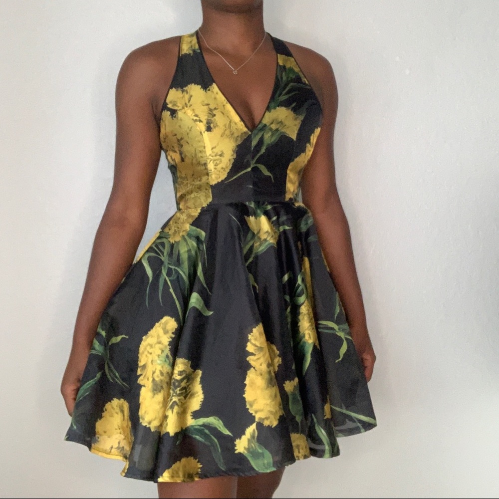 Small Luxxel flower dress🌼